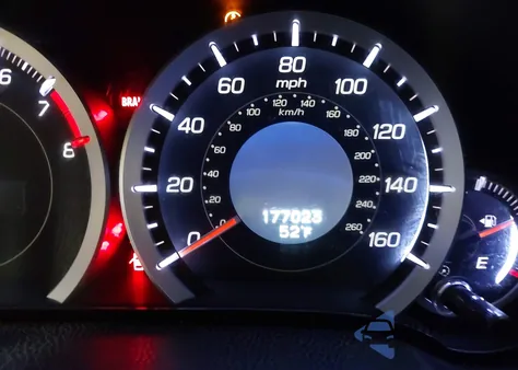 2010 Acura Tsx 2.4 z USA, uszkodzony, nr VIN JH4CU2F63AC031881